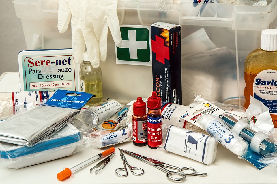 Items to put in a first aid sale kit